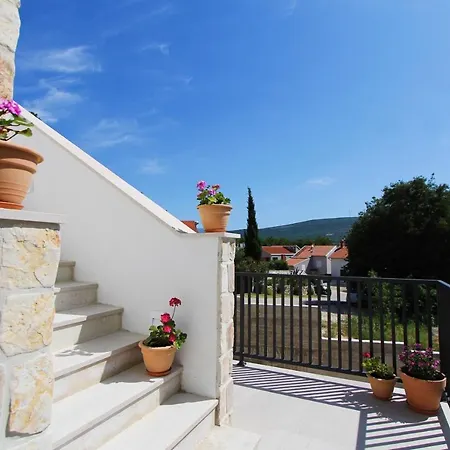 Apartment Pridraga דירה