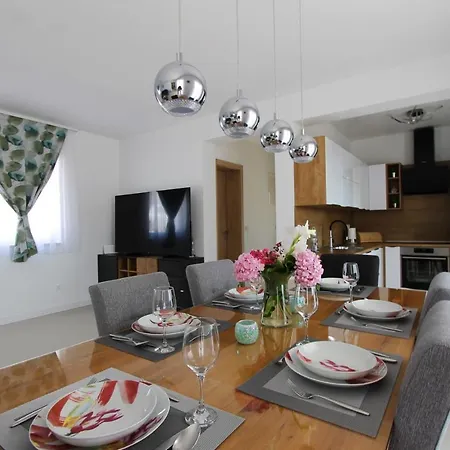 Apartment Pridraga *