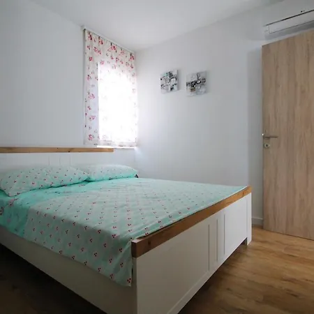 Apartment Apartment Pridraga *