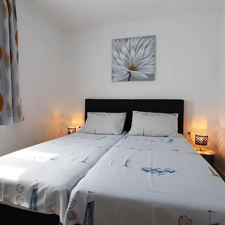 Apartment Pridraga *